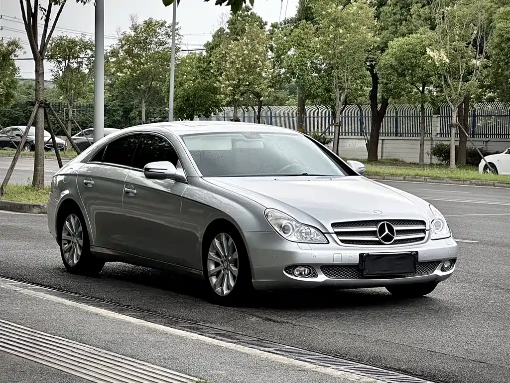 Mercedes-Benz CLS 2010 — фото 4