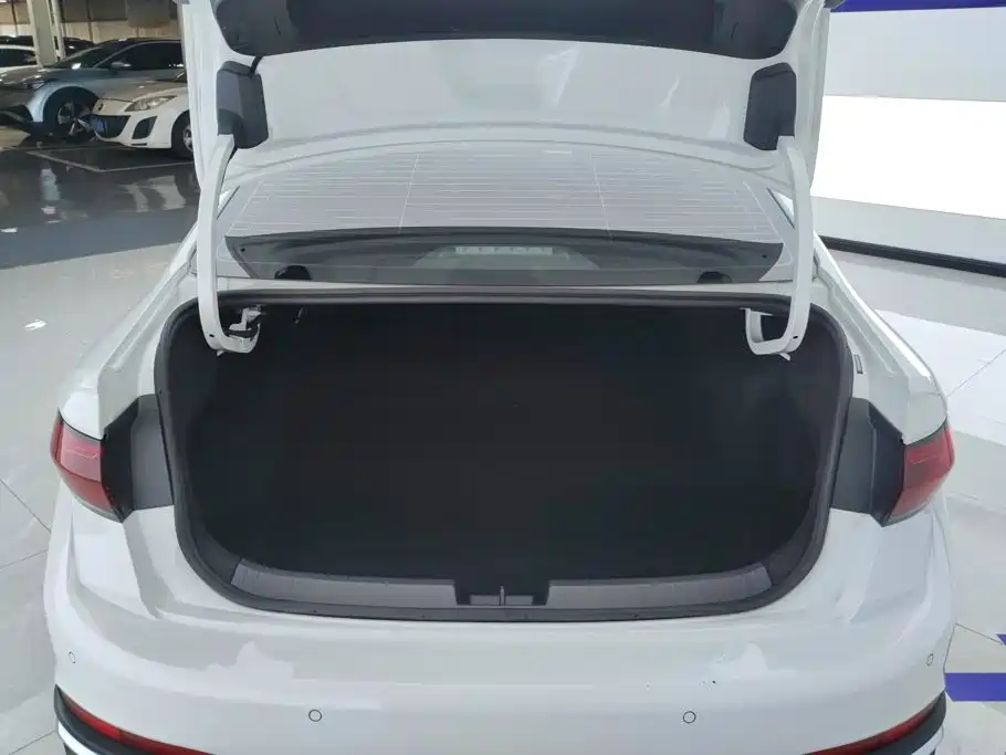 Volkswagen Sagitar 2025