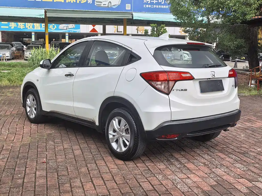 Honda Vezel 2016