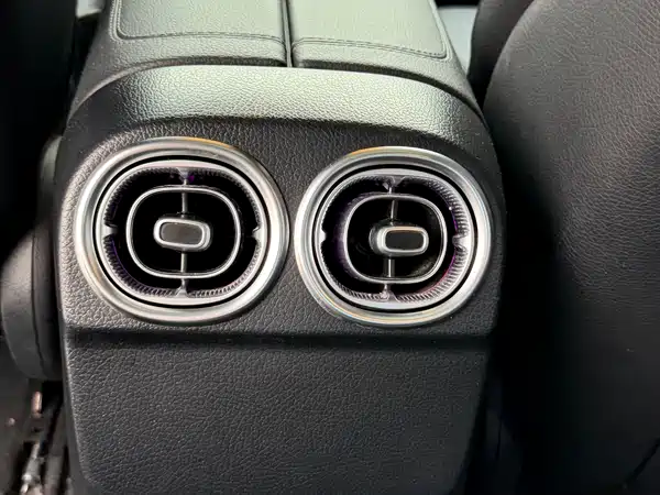 Mercedes-Benz C-Class 2024