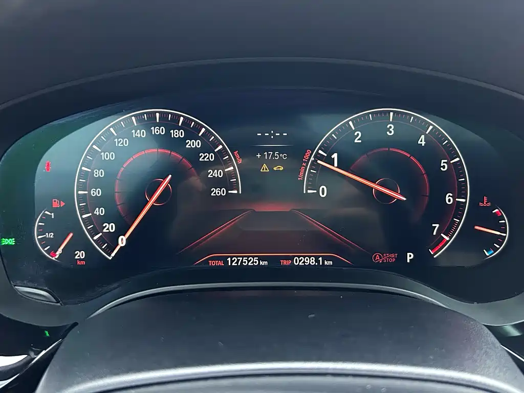 BMW 5 Series 2019 — фото 17
