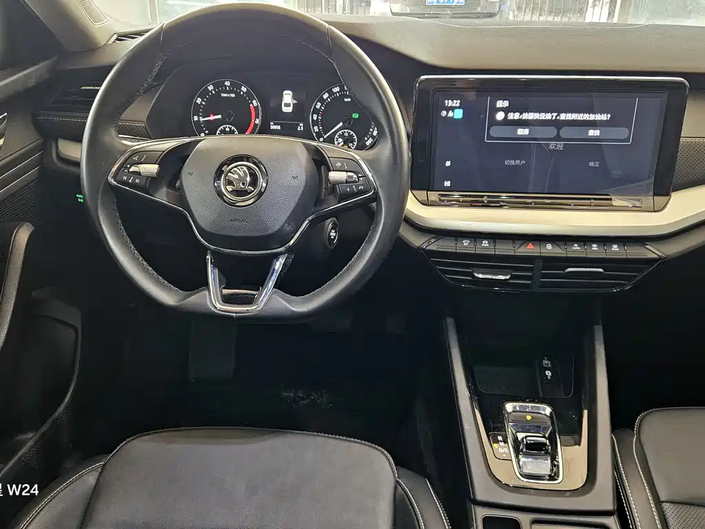 Skoda Octavia 2022 — фото 18
