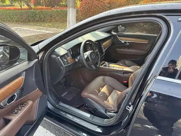 Volvo S90 2021