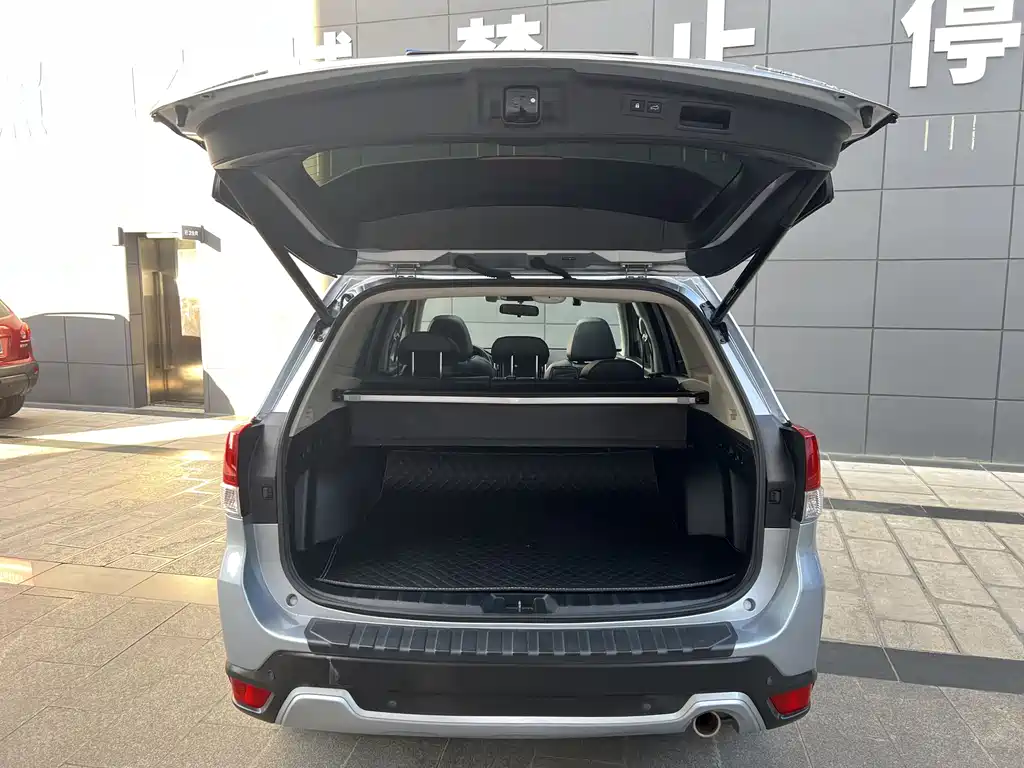 Subaru Forester 2021 — фото 10