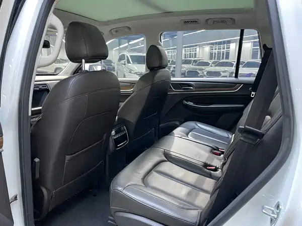 Roewe RX8 2018