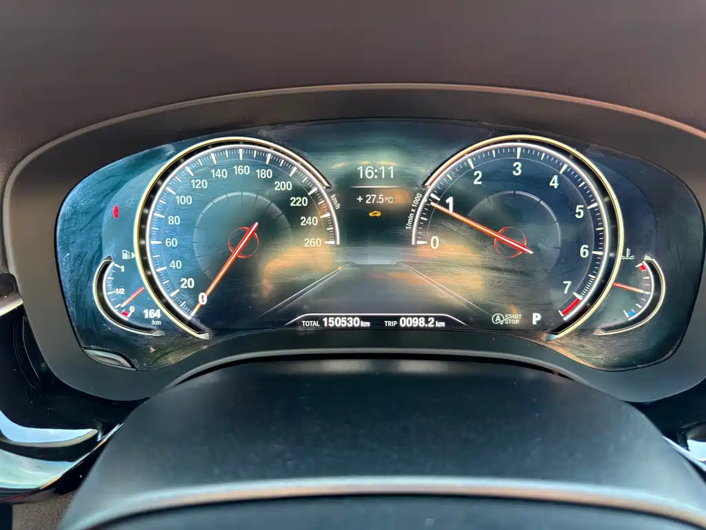 BMW 5 Series 2018 — фото 14