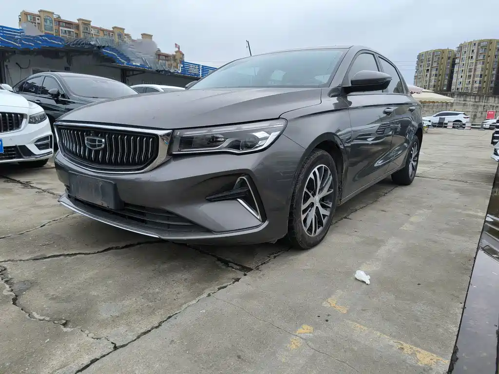 Geely Emgrand 2022