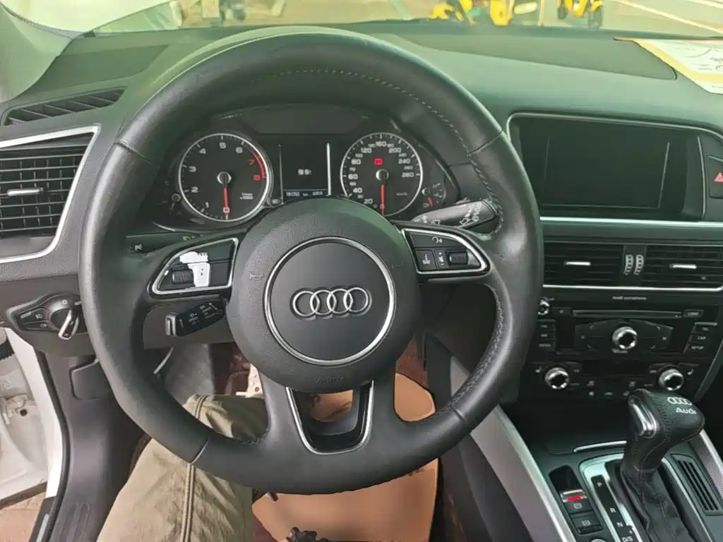 Audi Q5 2018 — фото 11