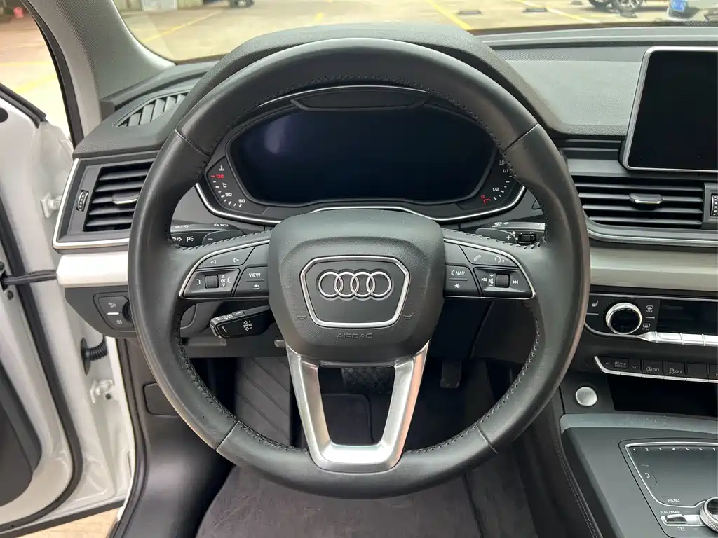 Audi Q5L 2020 — фото 12