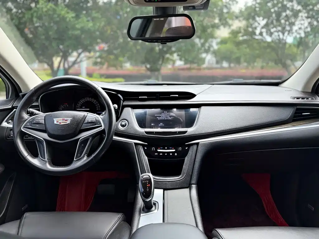 Cadillac XT5 2017 — фото 17