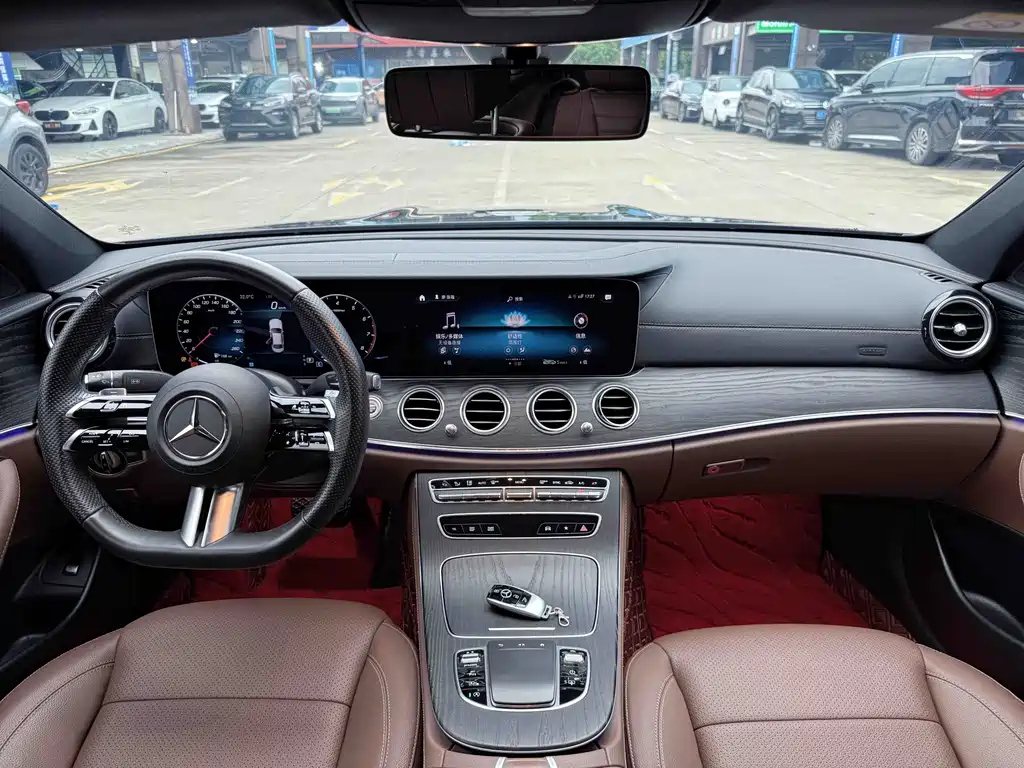 Mercedes-Benz E-Class 2022
