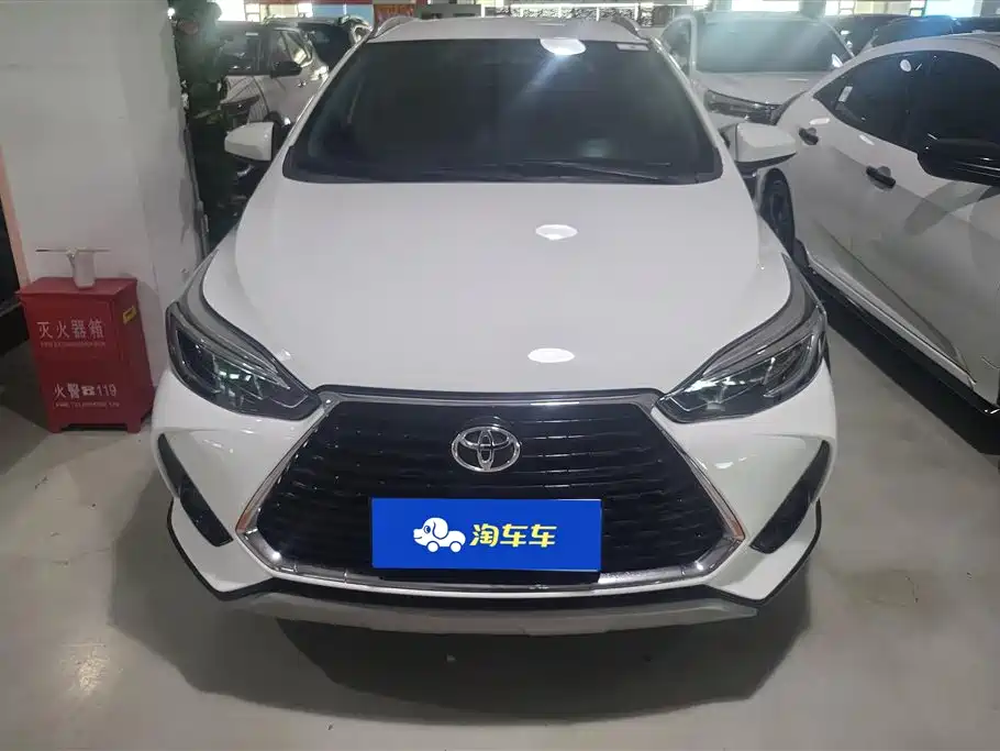 Toyota Yaris L 2022 — фото 2