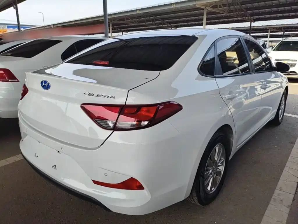 Hyundai Elantra 2017 — фото 7