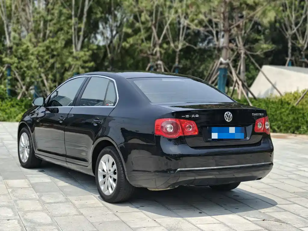 Volkswagen Sagitar 2012