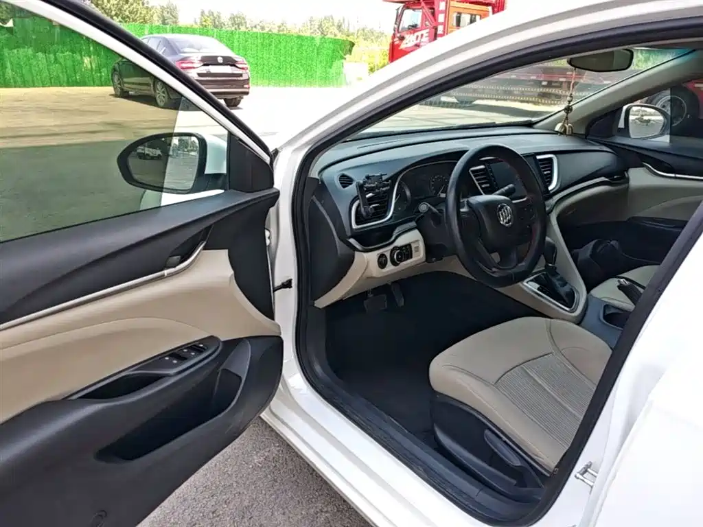 Buick Excelle 2017 — фото 16