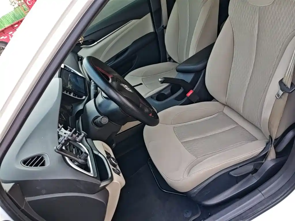Buick Excelle 2017 — фото 15