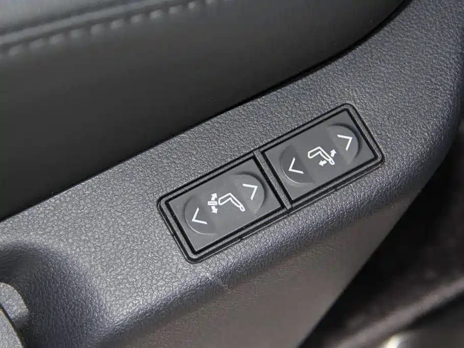 Toyota Sienna 2023 — фото 21