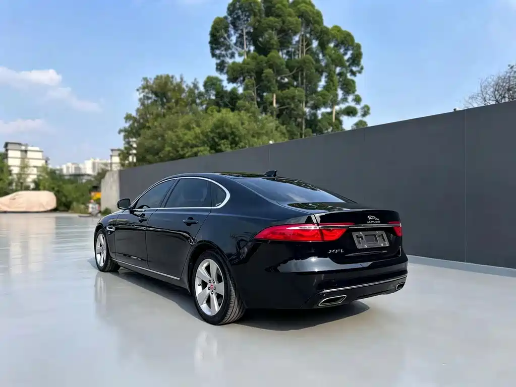 Jaguar XFL 2018