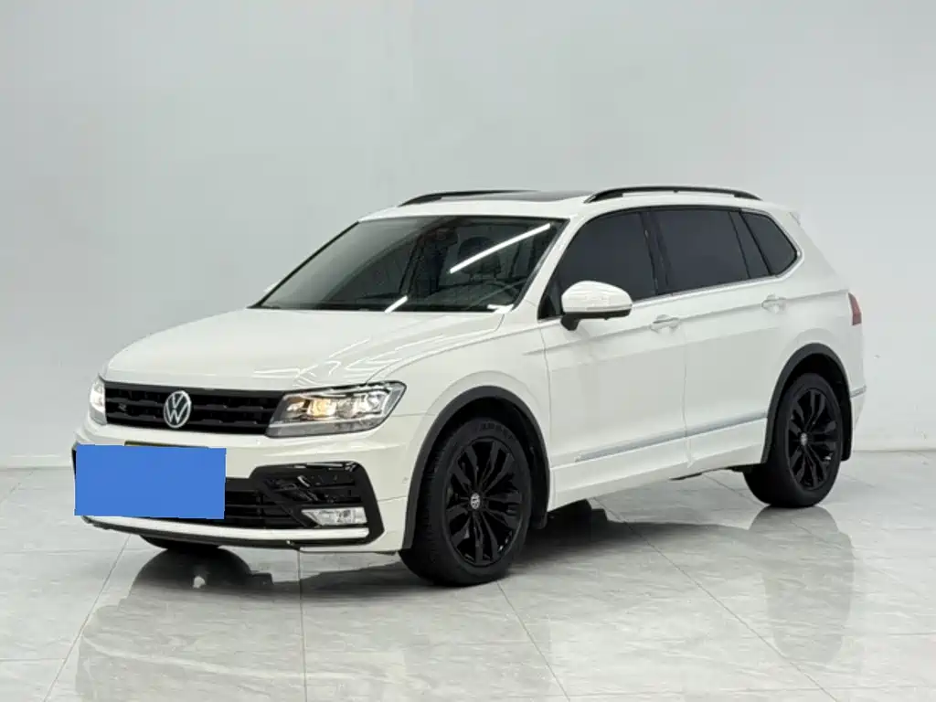 Volkswagen Tiguan L 2021 — фото 1