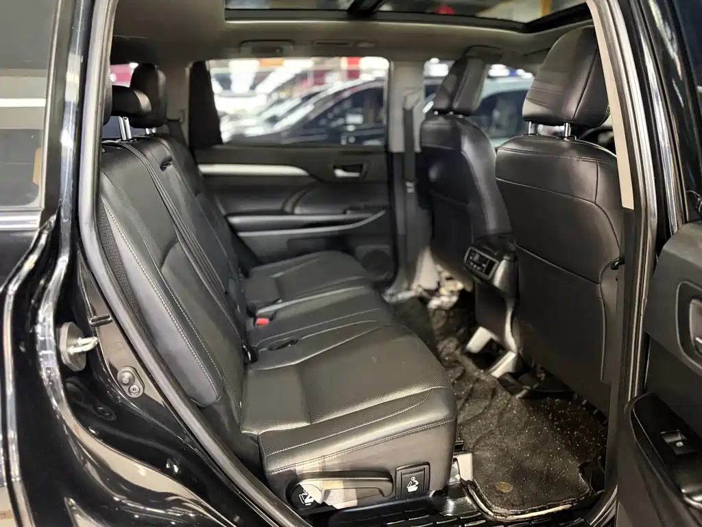 Toyota Highlander 2020 — фото 10
