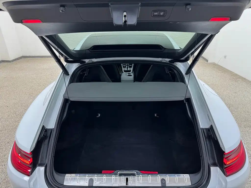 Porsche Panamera 2018 — фото 26