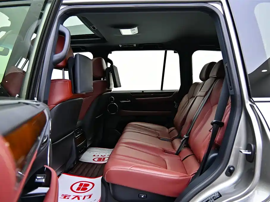 Lexus LX 2018 — фото 12