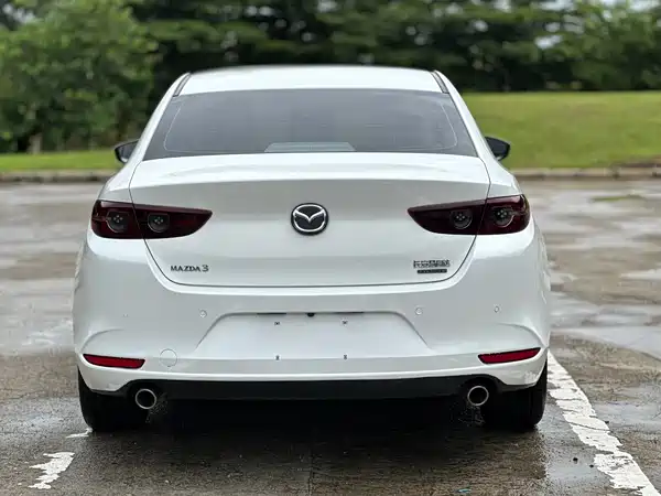 Mazda 3 Axela 2022