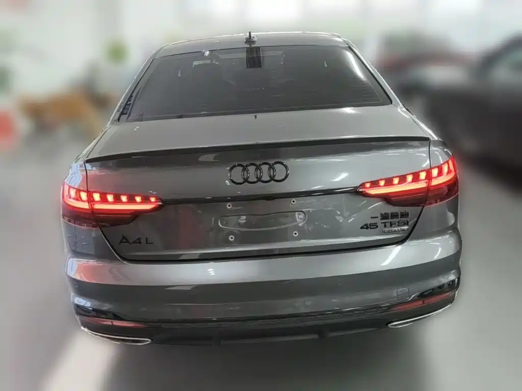 Audi A4L 2024 — фото 10