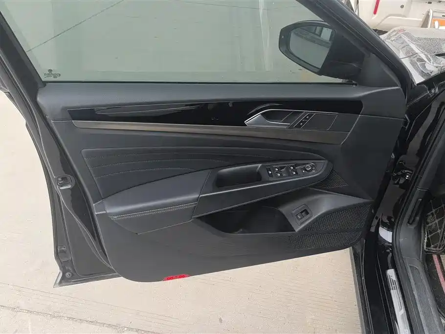 Volkswagen Passat 2021 — фото 7