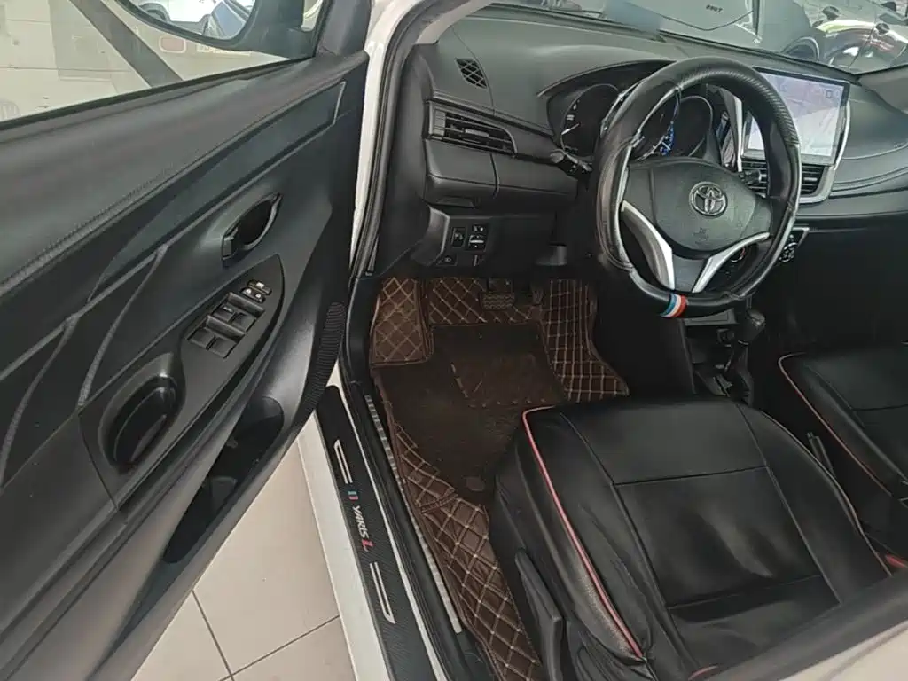 Toyota Yaris L 2017 — фото 16