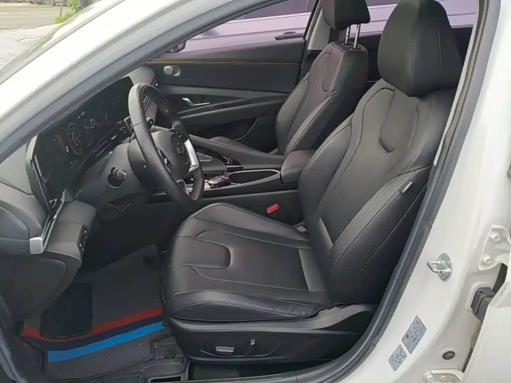 Hyundai Elantra 2021 — фото 15