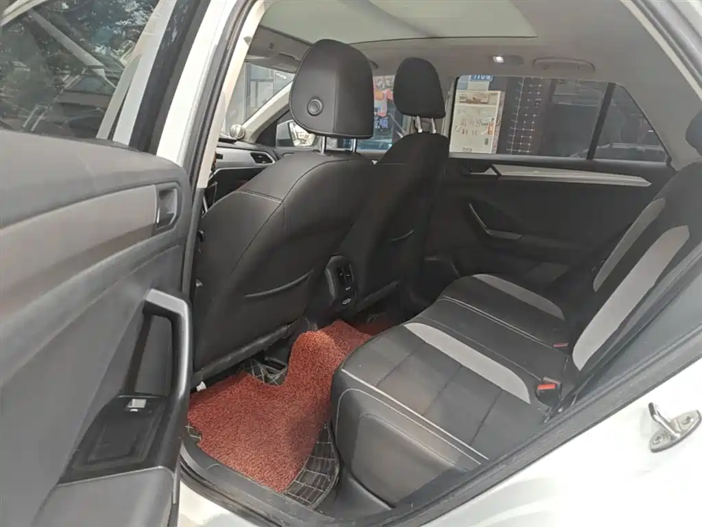 Volkswagen T-Roc 2021 — фото 17