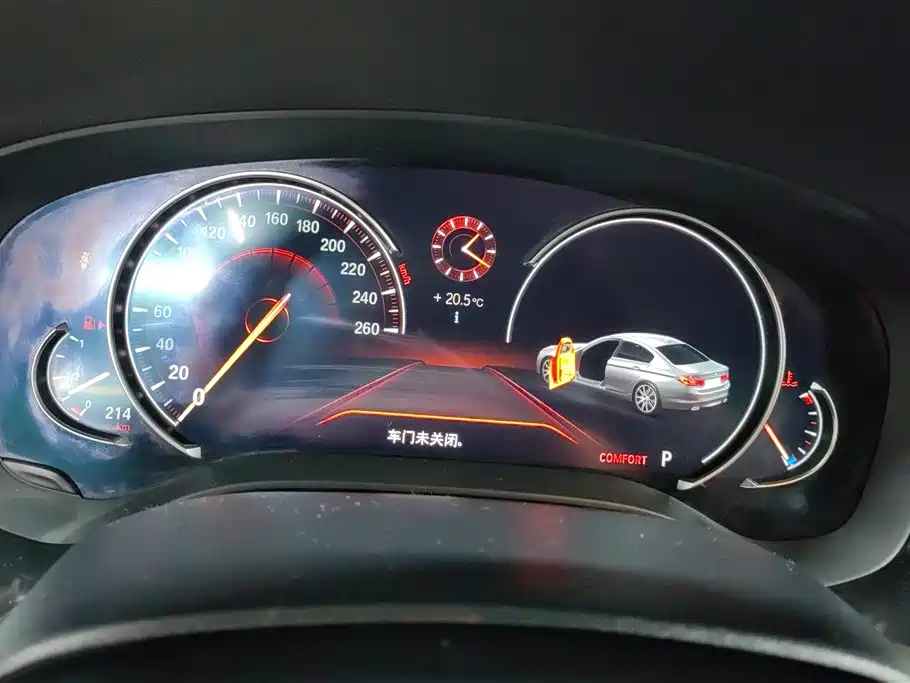 BMW 5 Series 2019 — фото 14