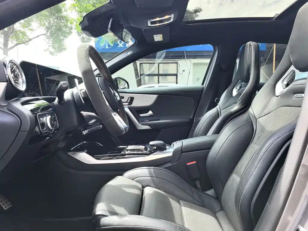 Mercedes-Benz A-Class AMG 2021 — фото 11