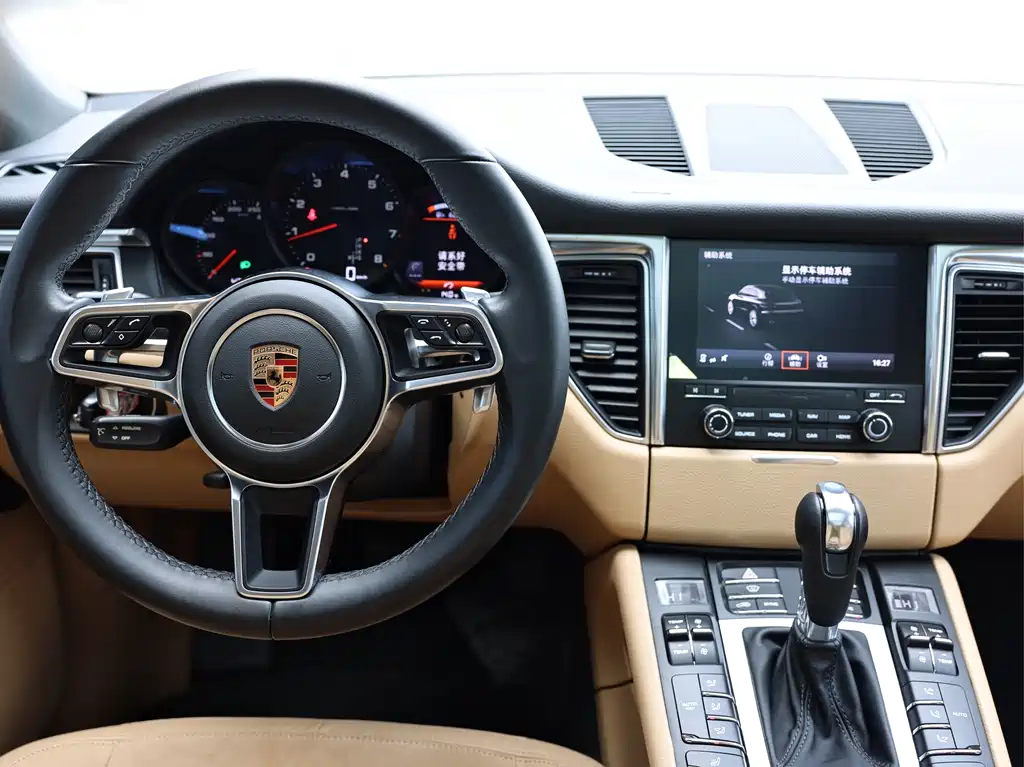 Porsche Macan 2018 — фото 10