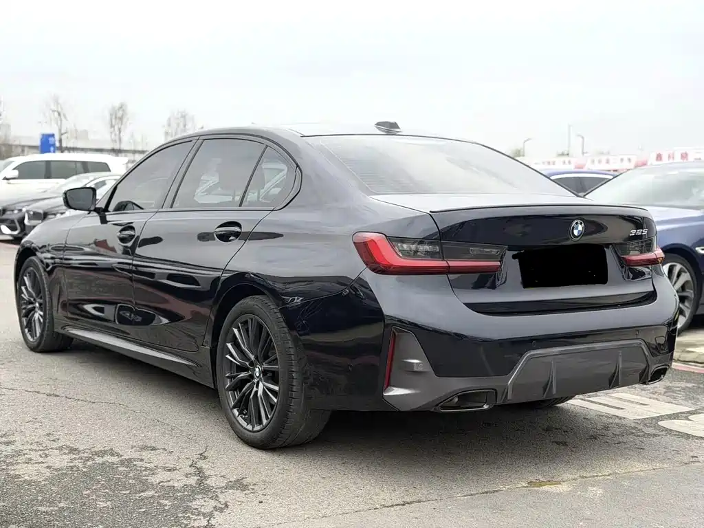 BMW 3 Series 2023 — фото 12