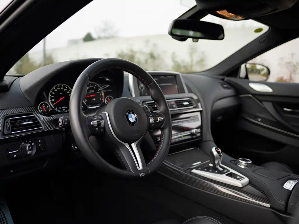 BMW M6 2015 — фото 19