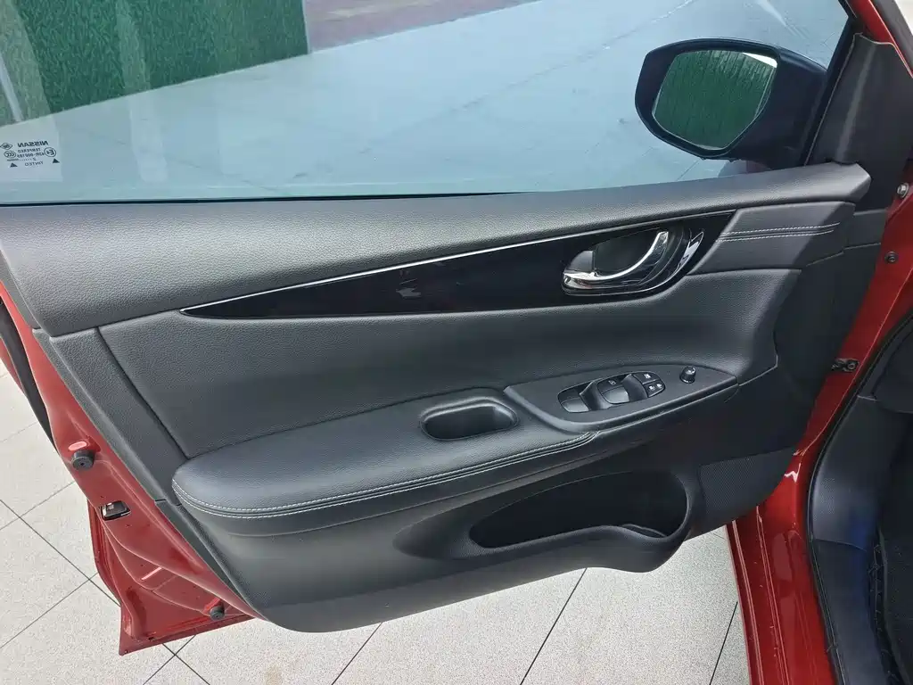 Nissan Tiida 2023