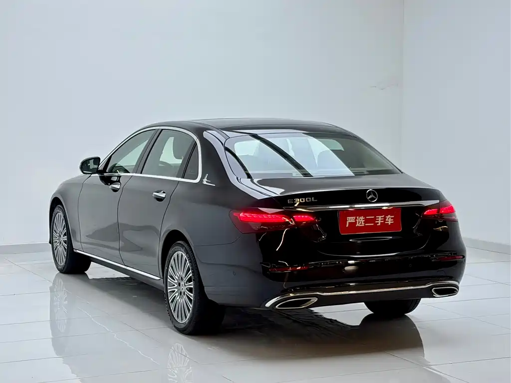 Mercedes-Benz E-Class 2023 — фото 9