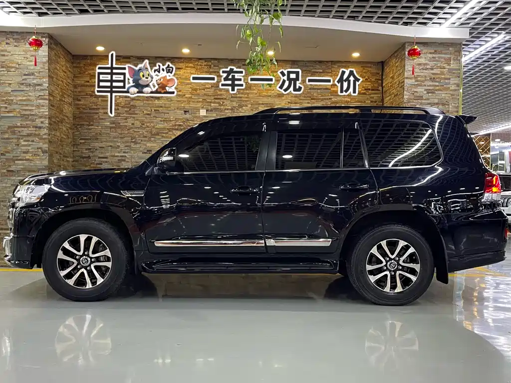 Toyota Land Cruiser 2023 — фото 3