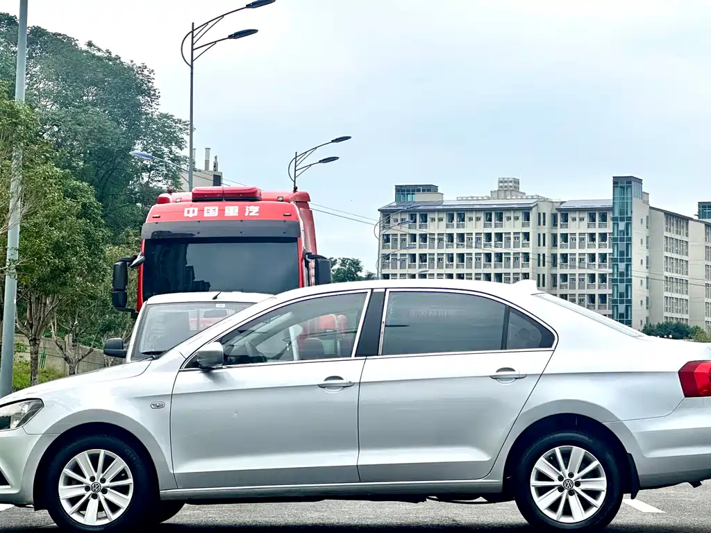 Volkswagen Jetta 2015 — фото 10