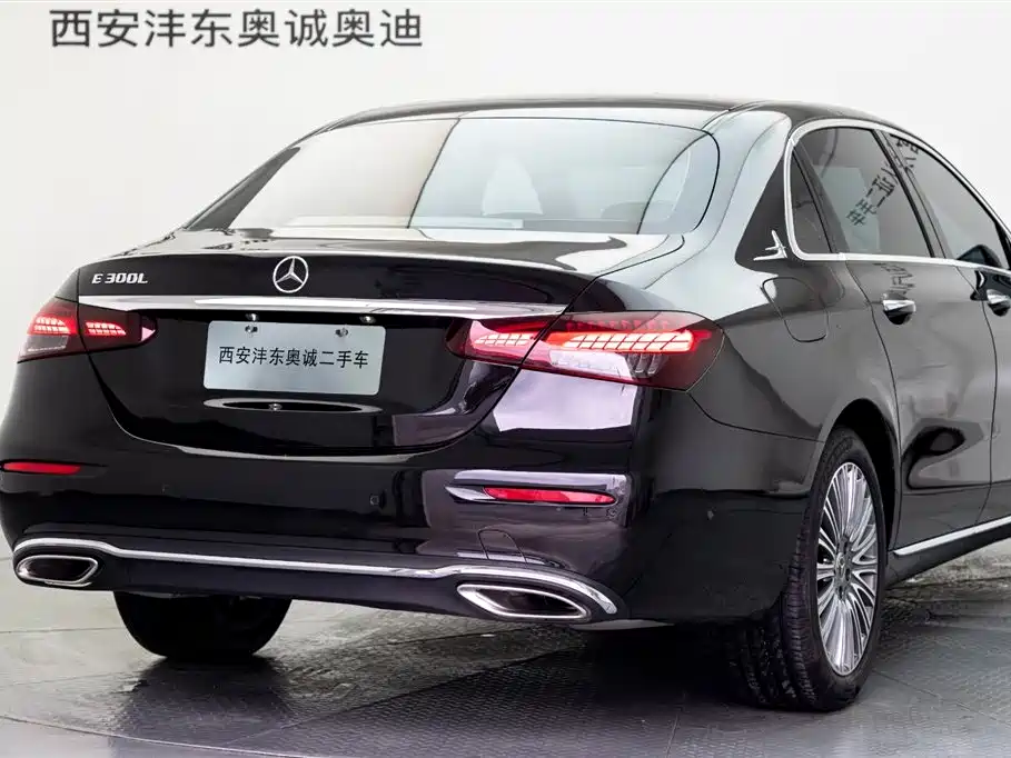 Mercedes-Benz E-Class 2023 — фото 20