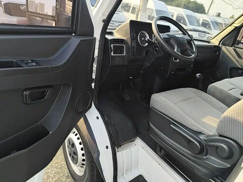 Iveco Proud 2022 — фото 16