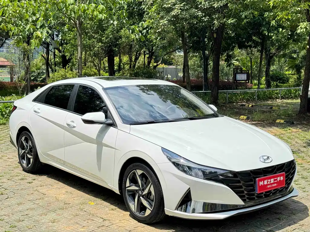 Hyundai Elantra 2022