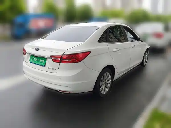 Ford Escort 2015
