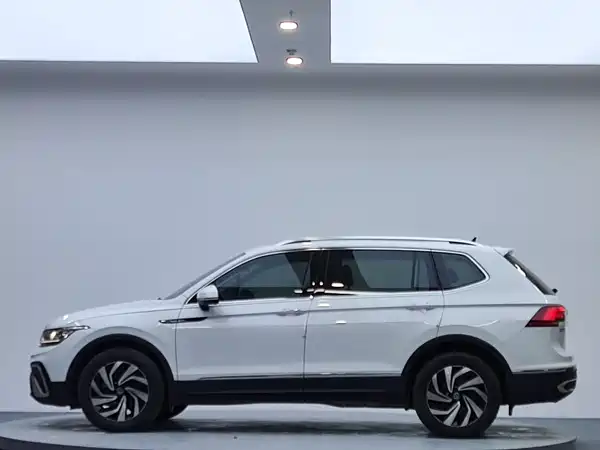 Volkswagen Tiguan L 2023