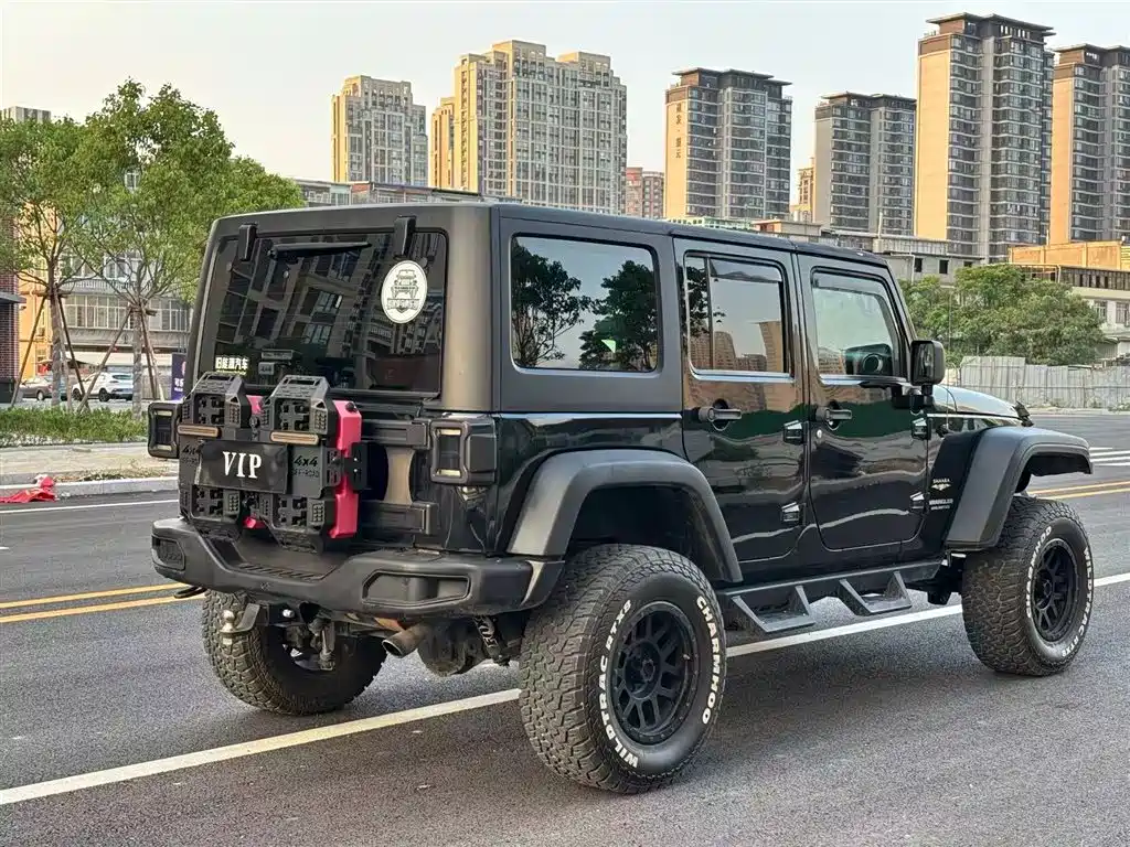 Jeep Wrangler 2013 — фото 8