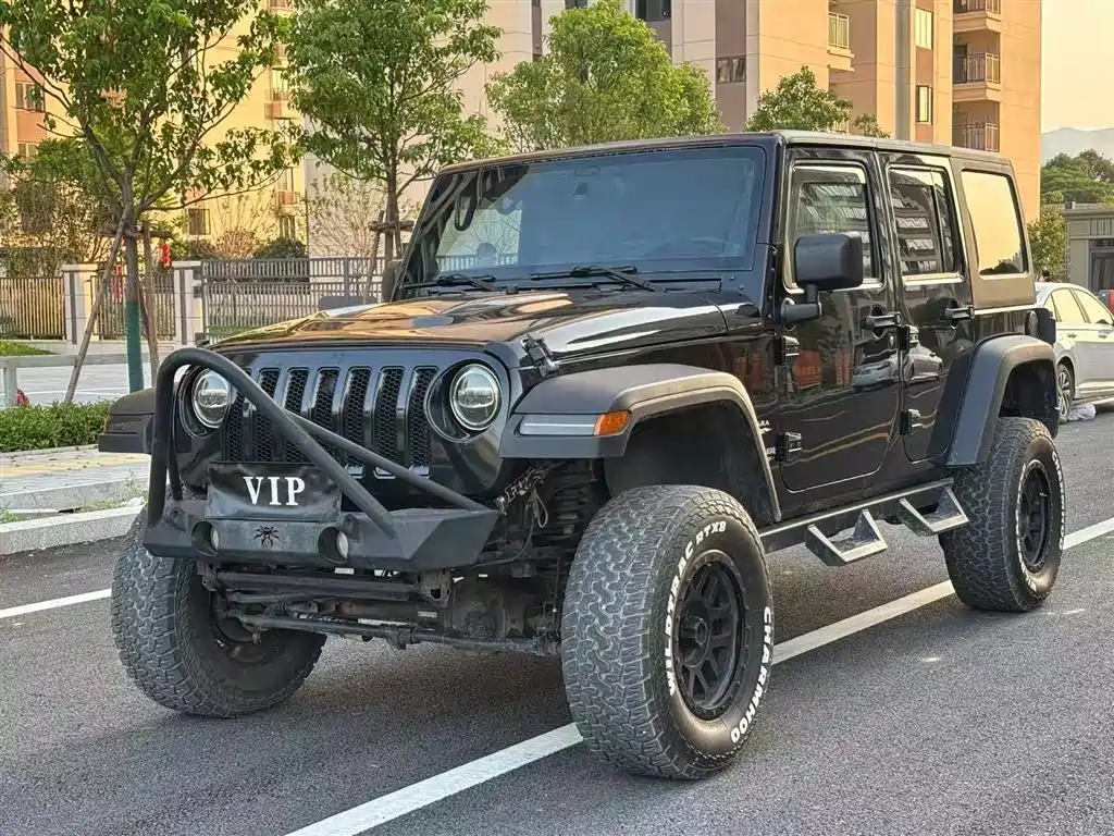 Jeep Wrangler 2013 — фото 1
