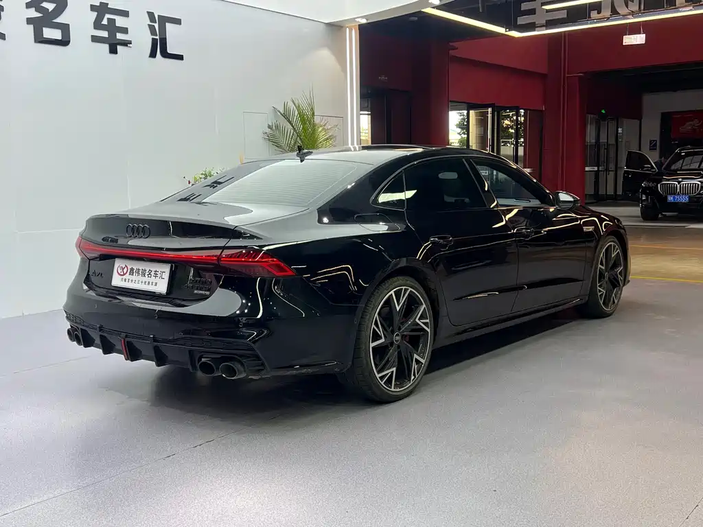 Audi A7L 2025 — фото 15