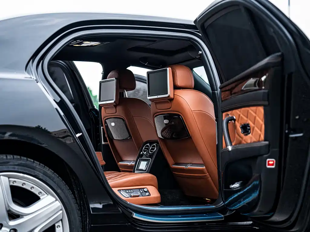 Bentley Flying Spur 2014 — фото 13